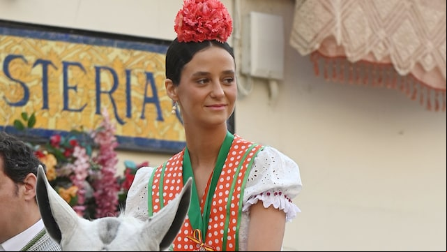 Victoria Federica en El Rocío con traje regional