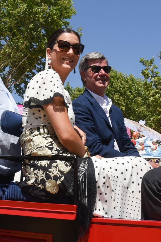Cayetano Martínez de Irujo y Bárbara Mirjan en la Feria de Abril