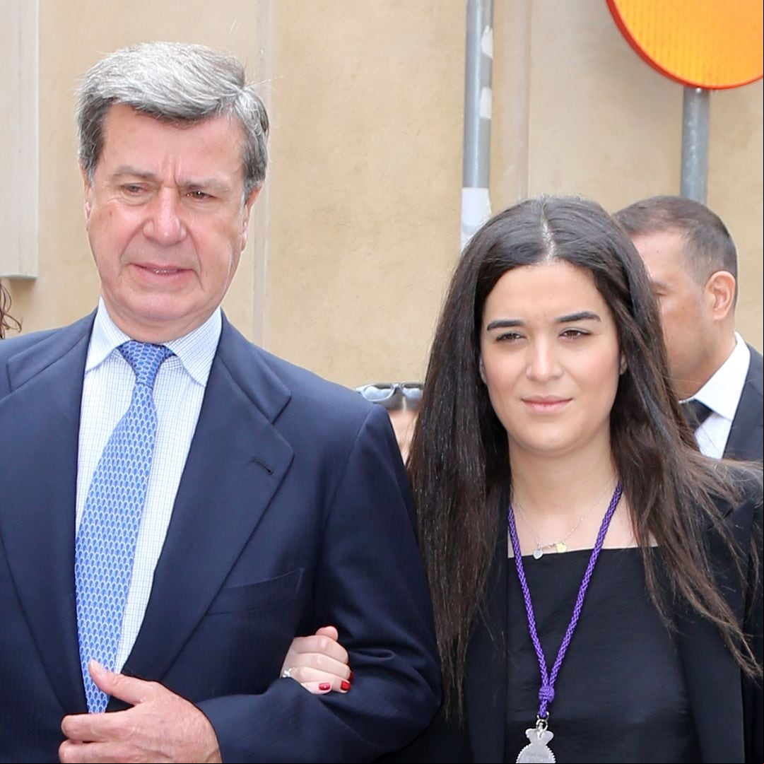 Cayetano Martínez de Irujo y Bárbara Mirjan visitan el Cristo de los Gitanos, a unos meses de su boda