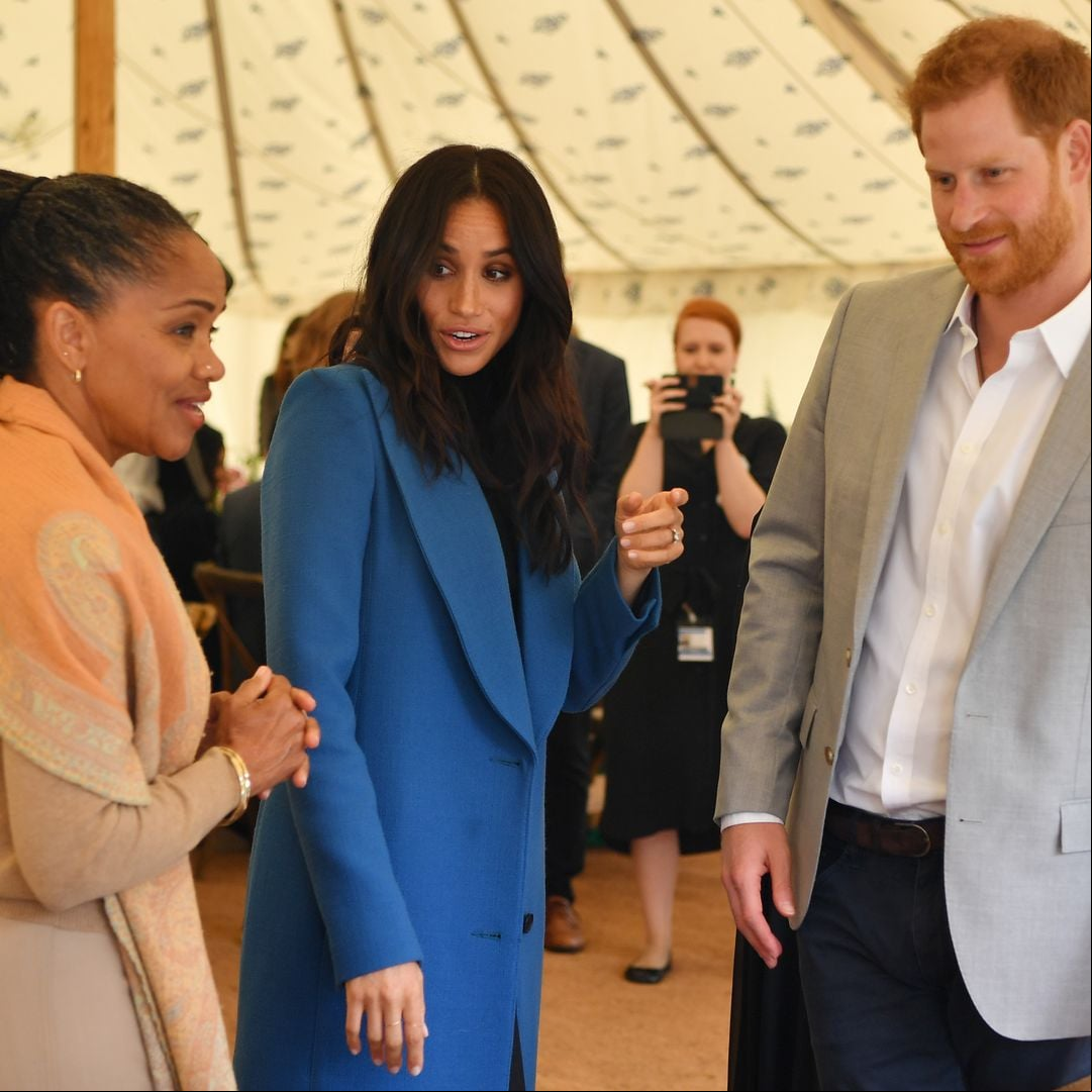 Meghan Markle tira de su madre y de su hija para calentar su debut comercial