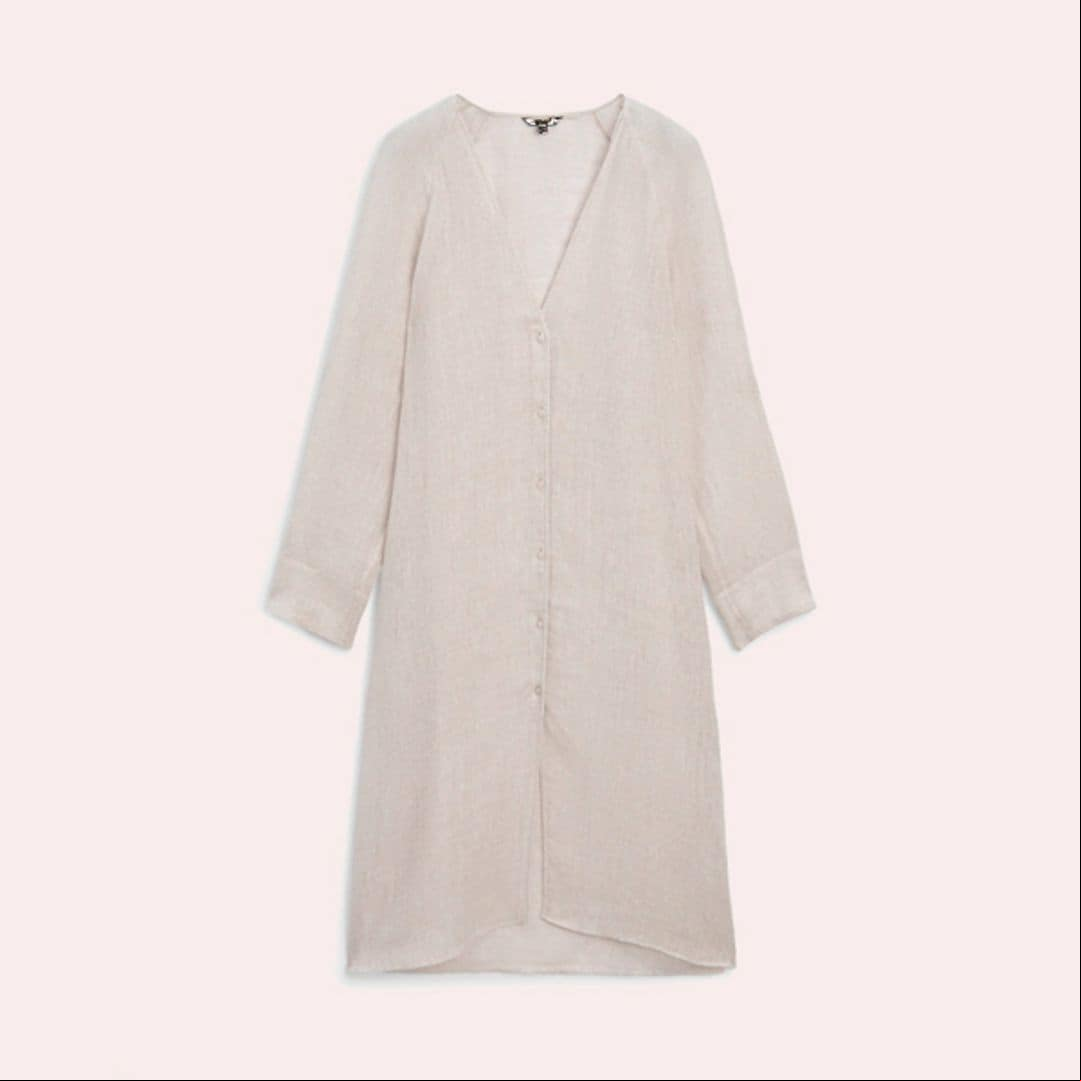Un blusón de lino de Massimo Dutti