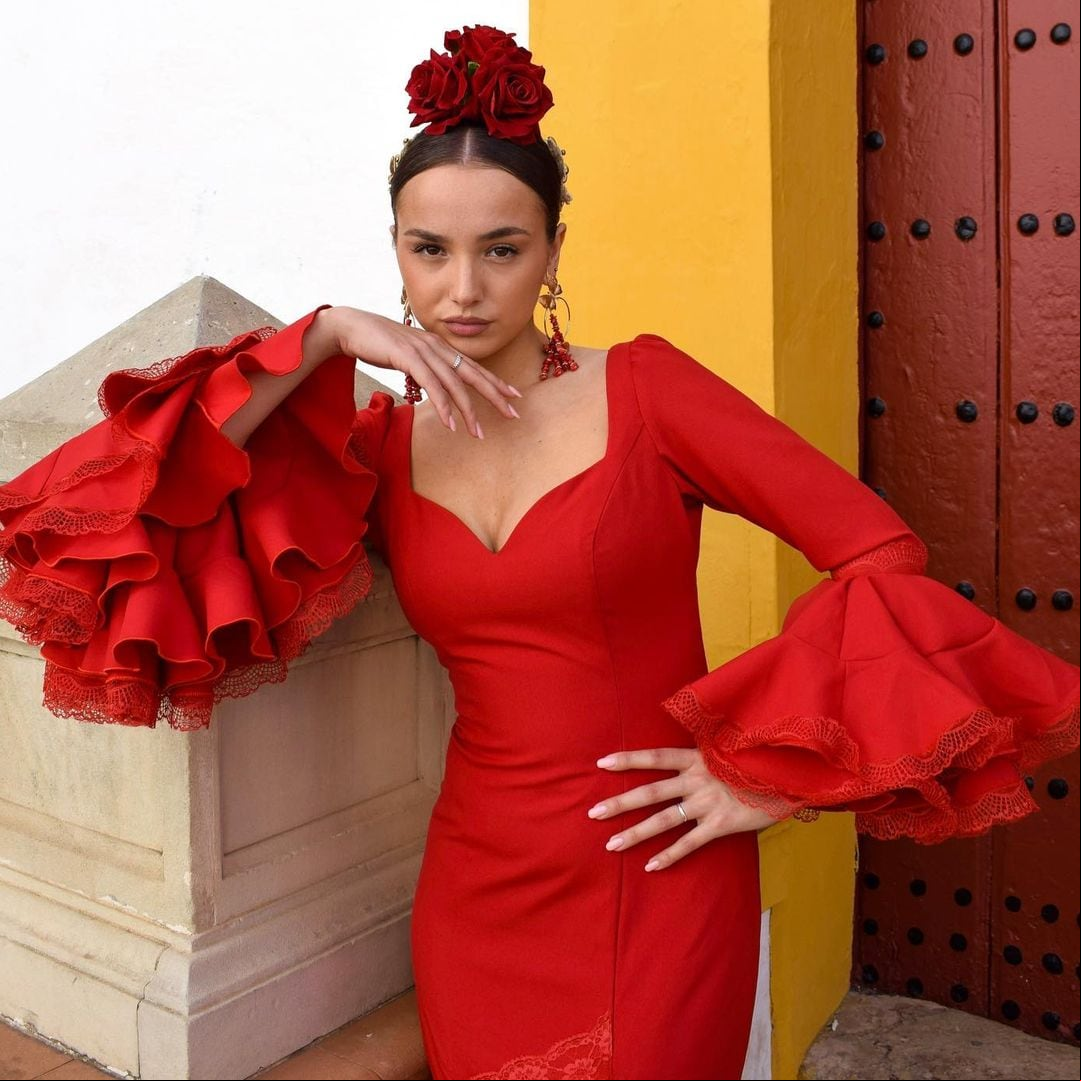12 influencers españolas que te inspirarán con sus looks si vas a ir a la Feria de Sevilla 2025